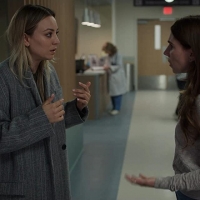 ✸ The Flight Attendant (2020) ★ Kaley Cuoco ★ Zosia Mamet