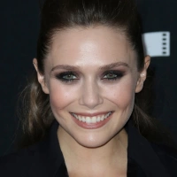  ★ Elizabeth Olsen