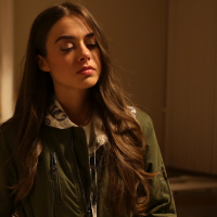  ✸ İçerde (2016) &starf; Bensu Soral